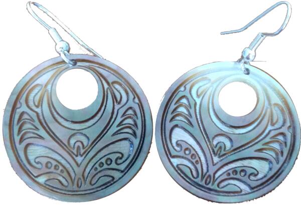 Engraved mother-of-pearl Earrings - Tahitian Fern